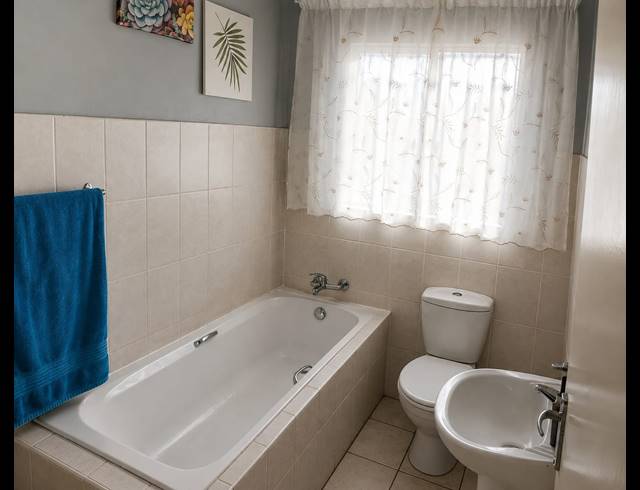 3 BEDROOM HOUSE FOR SALE IN RIVERSDALE